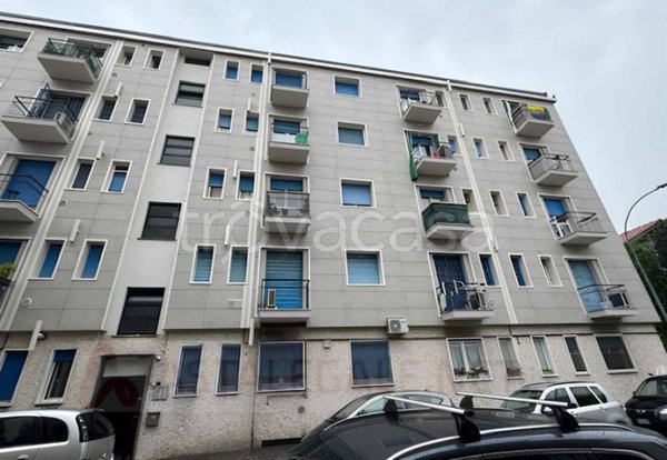 appartamento in vendita a Cesano Boscone in zona Villaggio Giardino