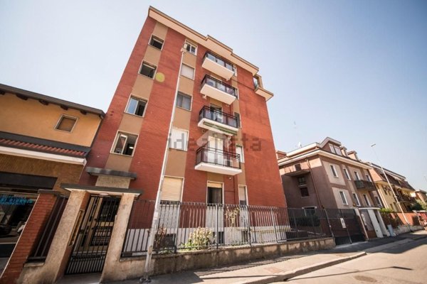 appartamento in vendita a Cesano Boscone in zona Villaggio Giardino