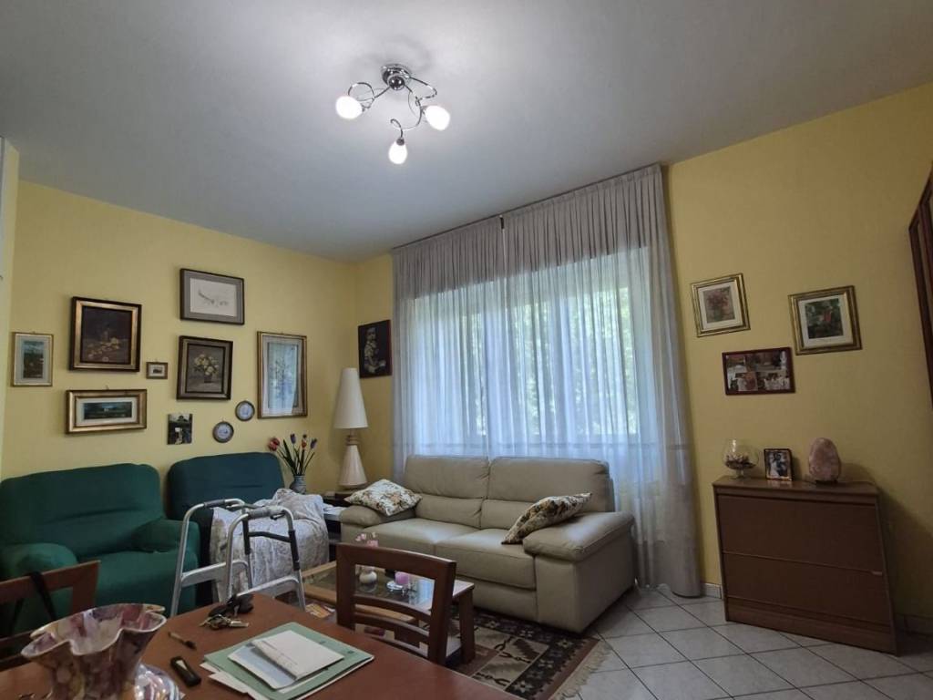 appartamento in vendita a Cesano Boscone in zona Villaggio Giardino