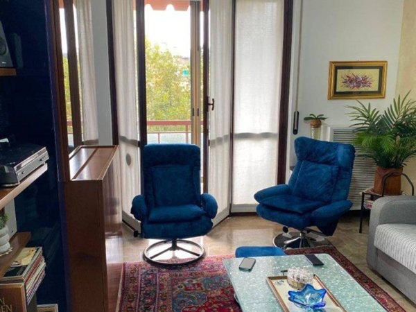 appartamento in vendita a Cesano Boscone in zona Villaggio Giardino