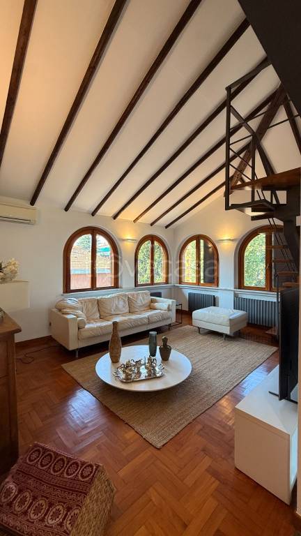 casa indipendente in vendita a Cesano Boscone in zona Villaggio Giardino