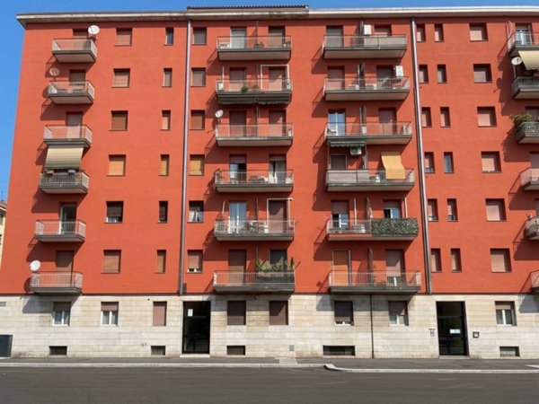 appartamento in vendita a Cesano Boscone in zona Villaggio Giardino