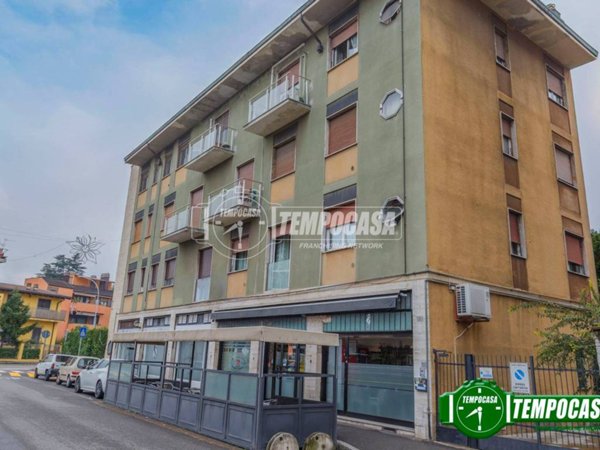 appartamento in vendita a Cesano Boscone in zona Villaggio Giardino