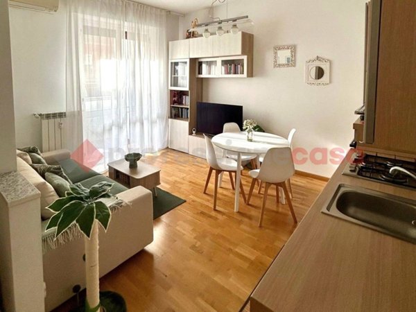 appartamento in vendita a Cesano Boscone in zona Villaggio Giardino