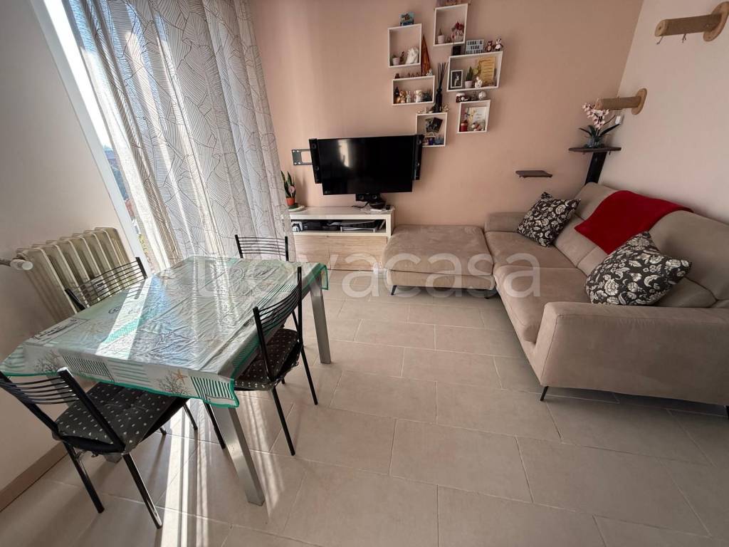 appartamento in vendita a Cesano Boscone in zona Villaggio Giardino