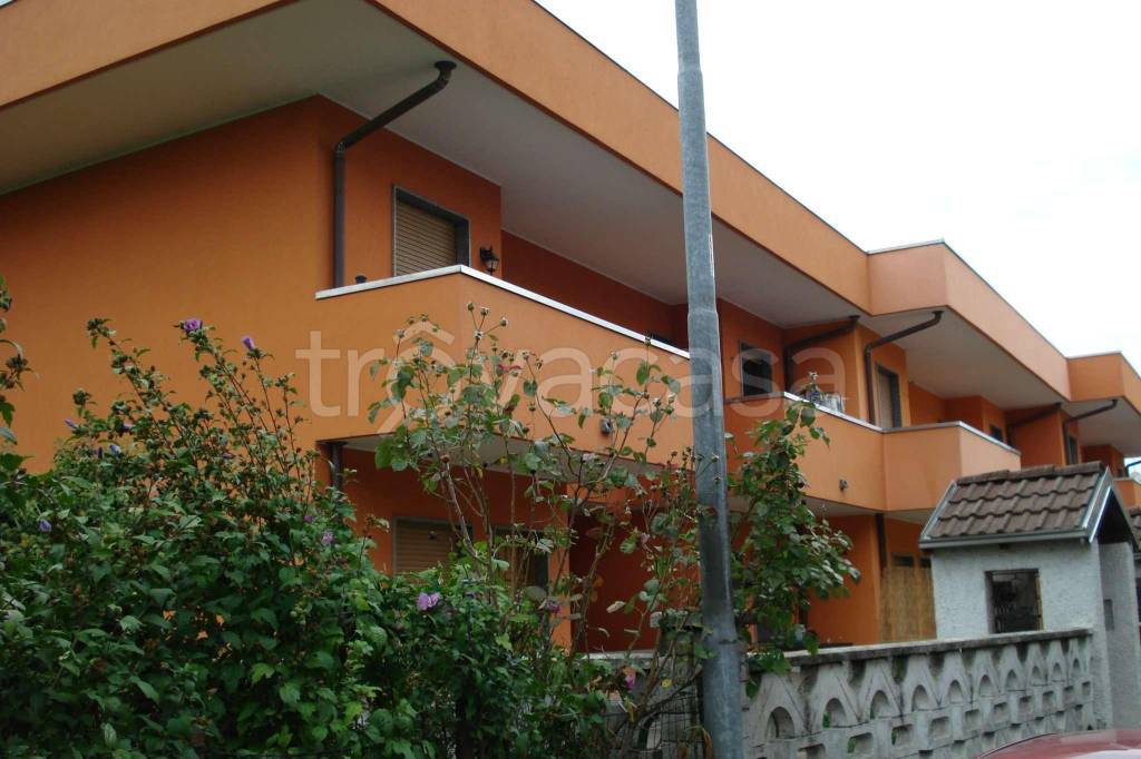 casa indipendente in vendita a Cesate