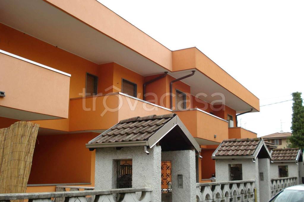 casa indipendente in vendita a Cesate