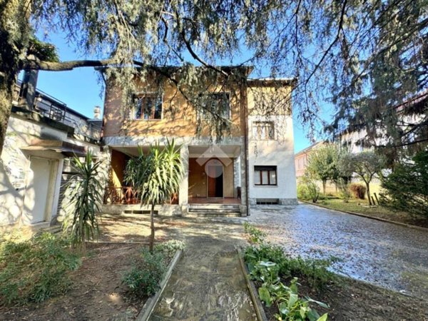 casa indipendente in vendita a Cesate