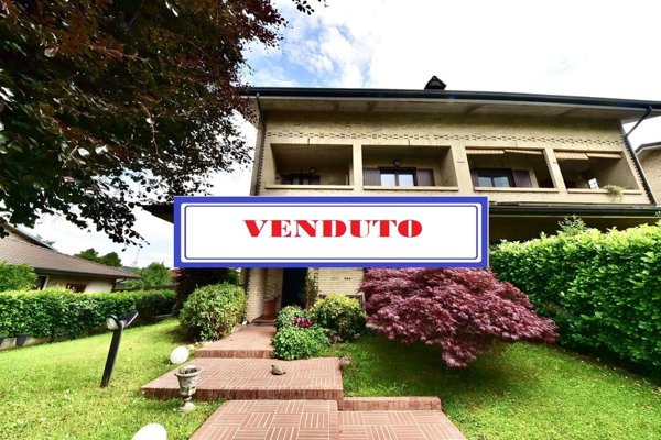 casa indipendente in vendita a Cesate