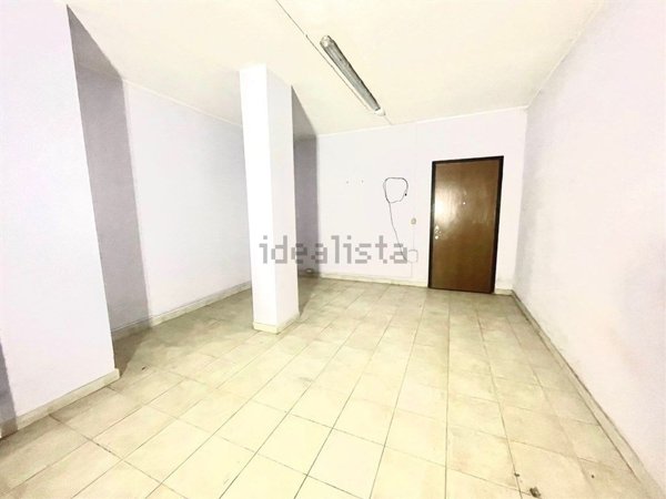 locale di sgombero in vendita a Cesate
