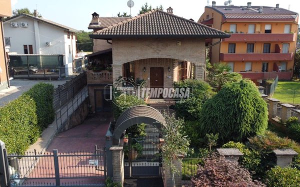 casa indipendente in vendita a Cesate