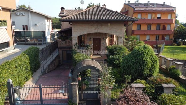 casa indipendente in vendita a Cesate