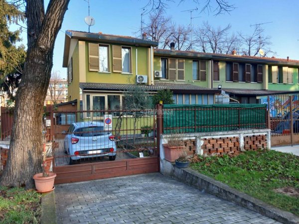 casa indipendente in vendita a Cesate