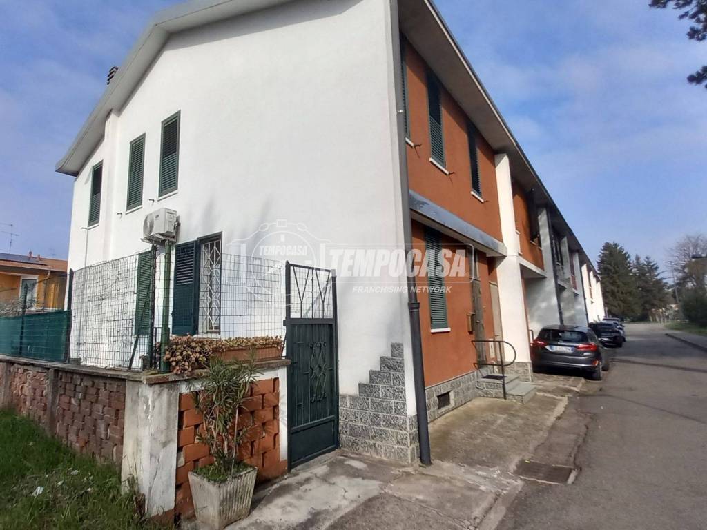 casa indipendente in vendita a Cesate