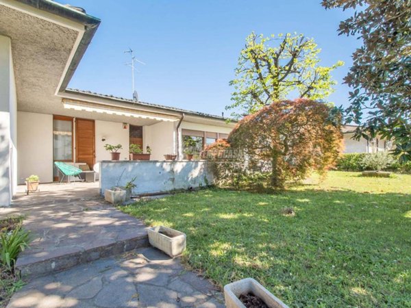 casa indipendente in vendita a Cesate