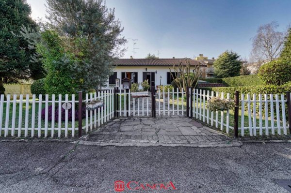 casa indipendente in vendita a Cesate