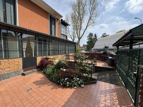casa indipendente in vendita a Cesate