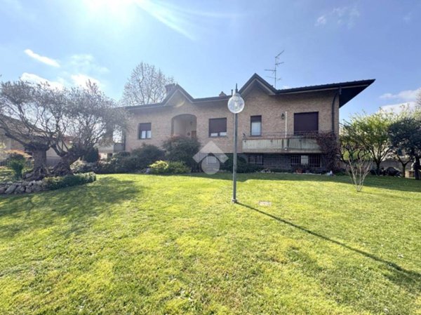 casa indipendente in vendita a Cesate