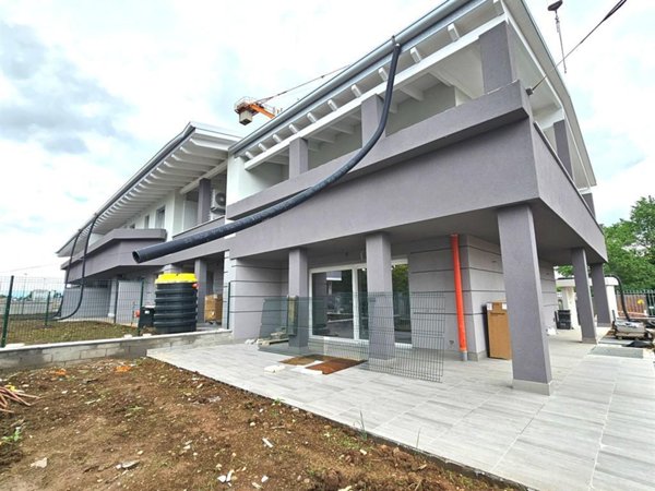 casa indipendente in vendita a Cesate