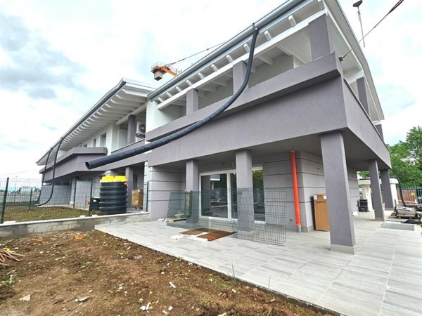 casa indipendente in vendita a Cesate