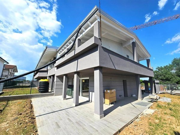 casa indipendente in vendita a Cesate