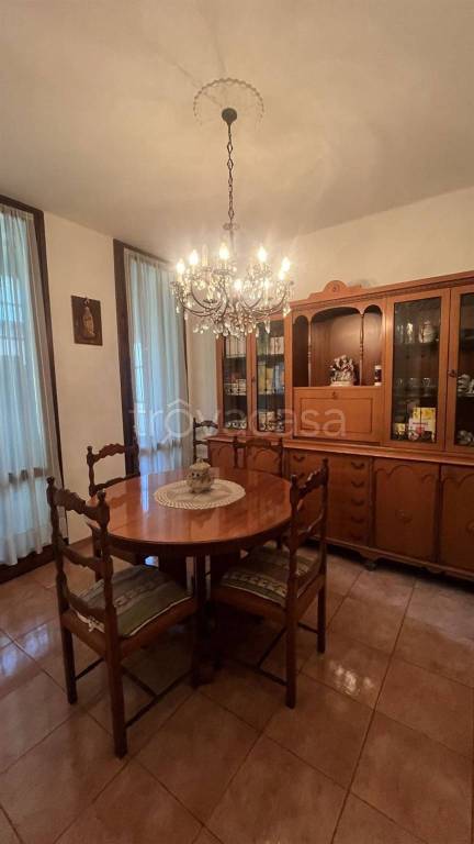 casa indipendente in vendita a Cesate