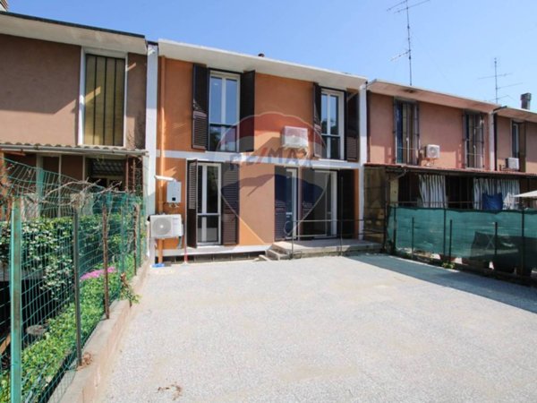 casa indipendente in vendita a Cesate