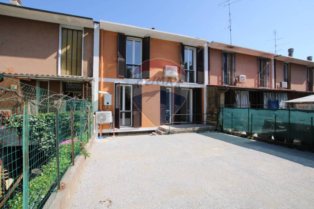 casa indipendente in vendita a Cesate