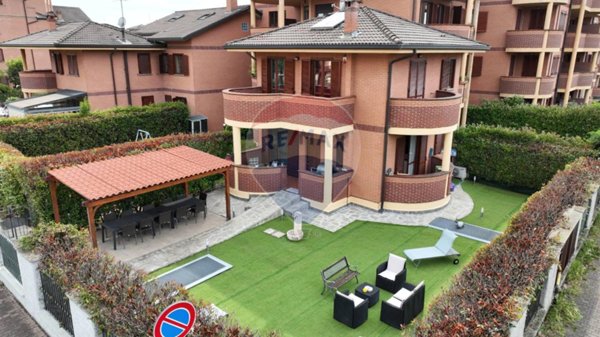 casa indipendente in vendita a Cesate