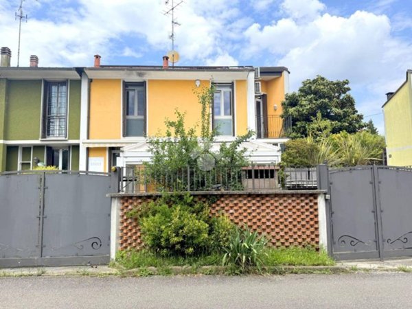 casa indipendente in vendita a Cesate