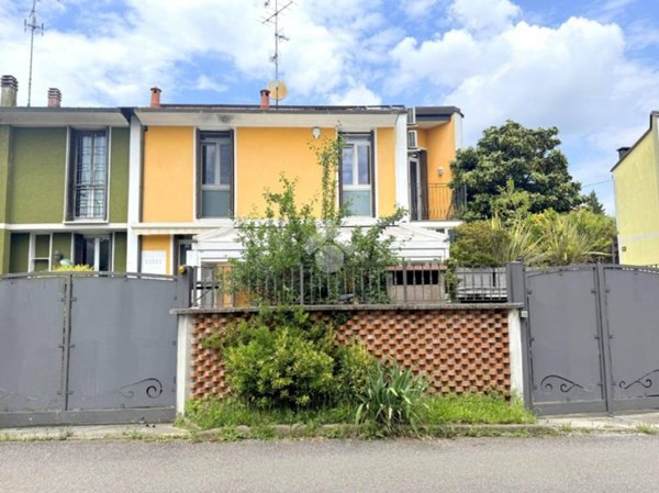 casa indipendente in vendita a Cesate