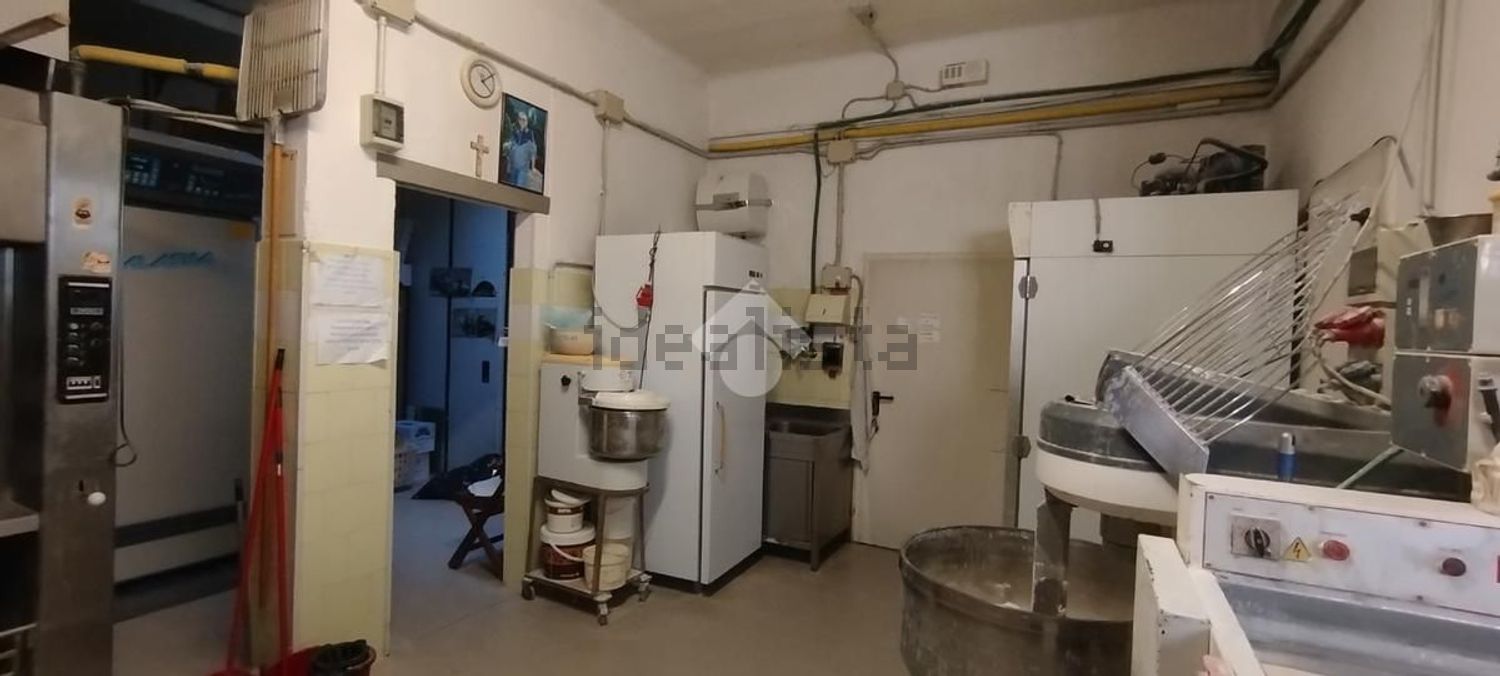 negozio in vendita a Cesate