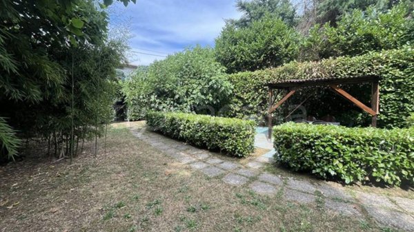 casa indipendente in vendita a Cesate