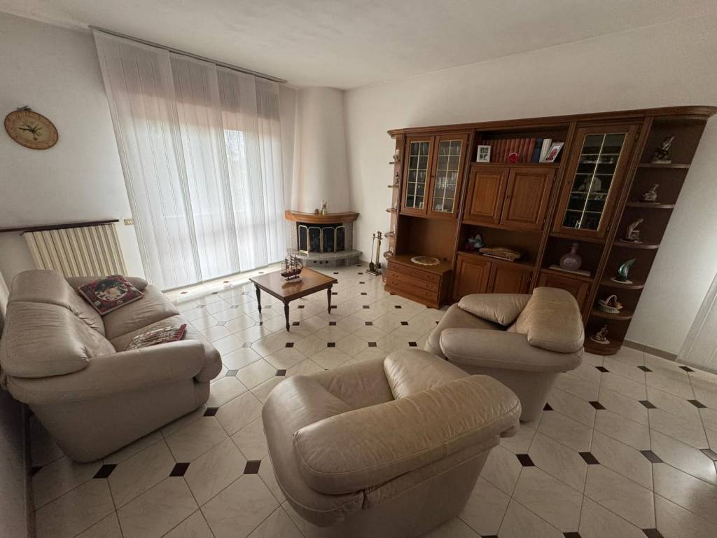 casa indipendente in vendita a Cesate