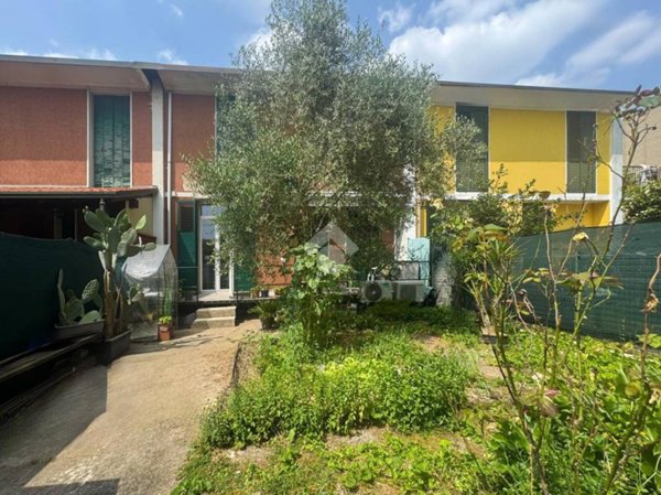 casa indipendente in vendita a Cesate