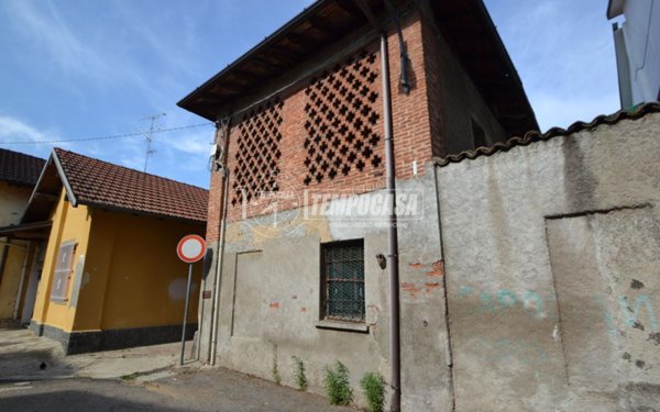 casale in vendita a Cesate