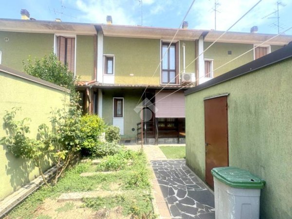 casa indipendente in vendita a Cesate