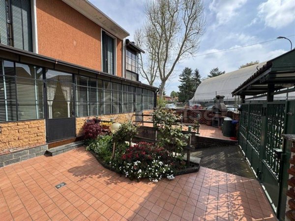 casa indipendente in vendita a Cesate