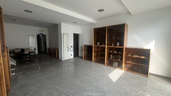 negozio in vendita a Cesate