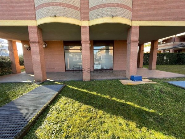 negozio in vendita a Cesate