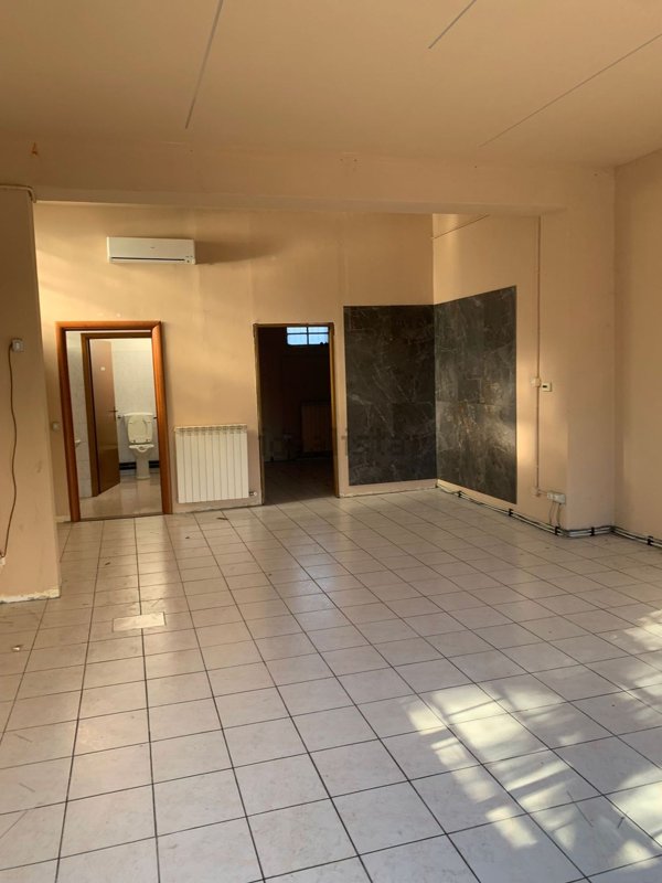 ufficio in vendita a Cesate