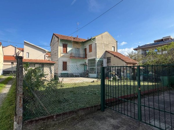casa indipendente in vendita a Cesate