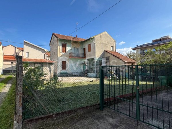 casa indipendente in vendita a Cesate