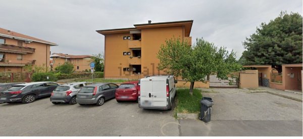 locale di sgombero in vendita a Cesate