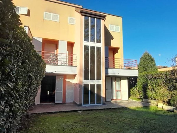 casa indipendente in vendita a Cesate