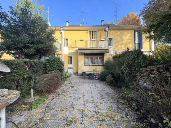 casa indipendente in vendita a Cesate