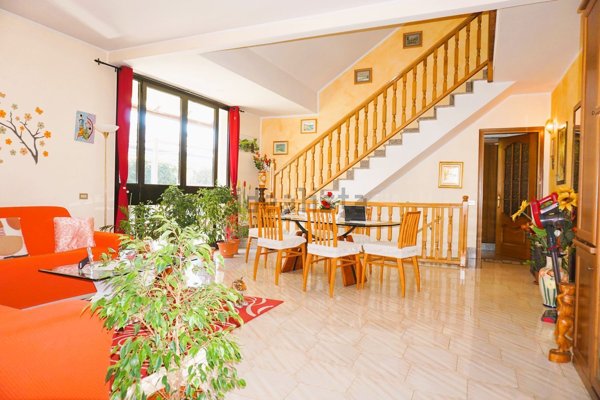 casa indipendente in vendita a Cesate