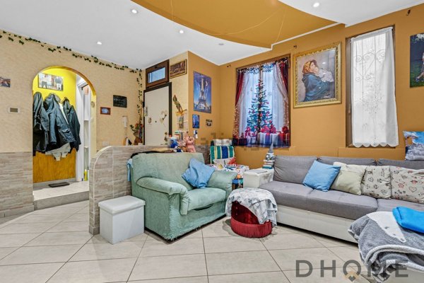 casa indipendente in vendita a Cesate