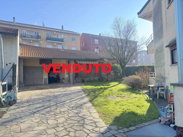 casa indipendente in vendita a Cesate