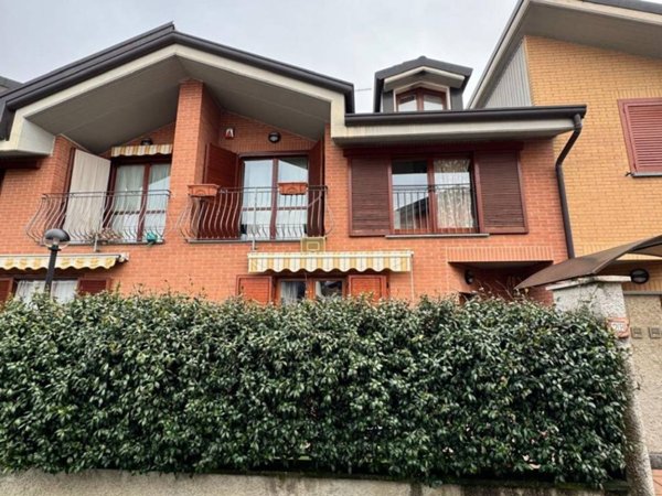 casa indipendente in vendita a Cesate